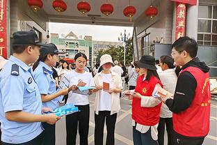 TA：滕哈赫帅位暂无危险，此前财务限制又缺人＆拉爵投资即将到来